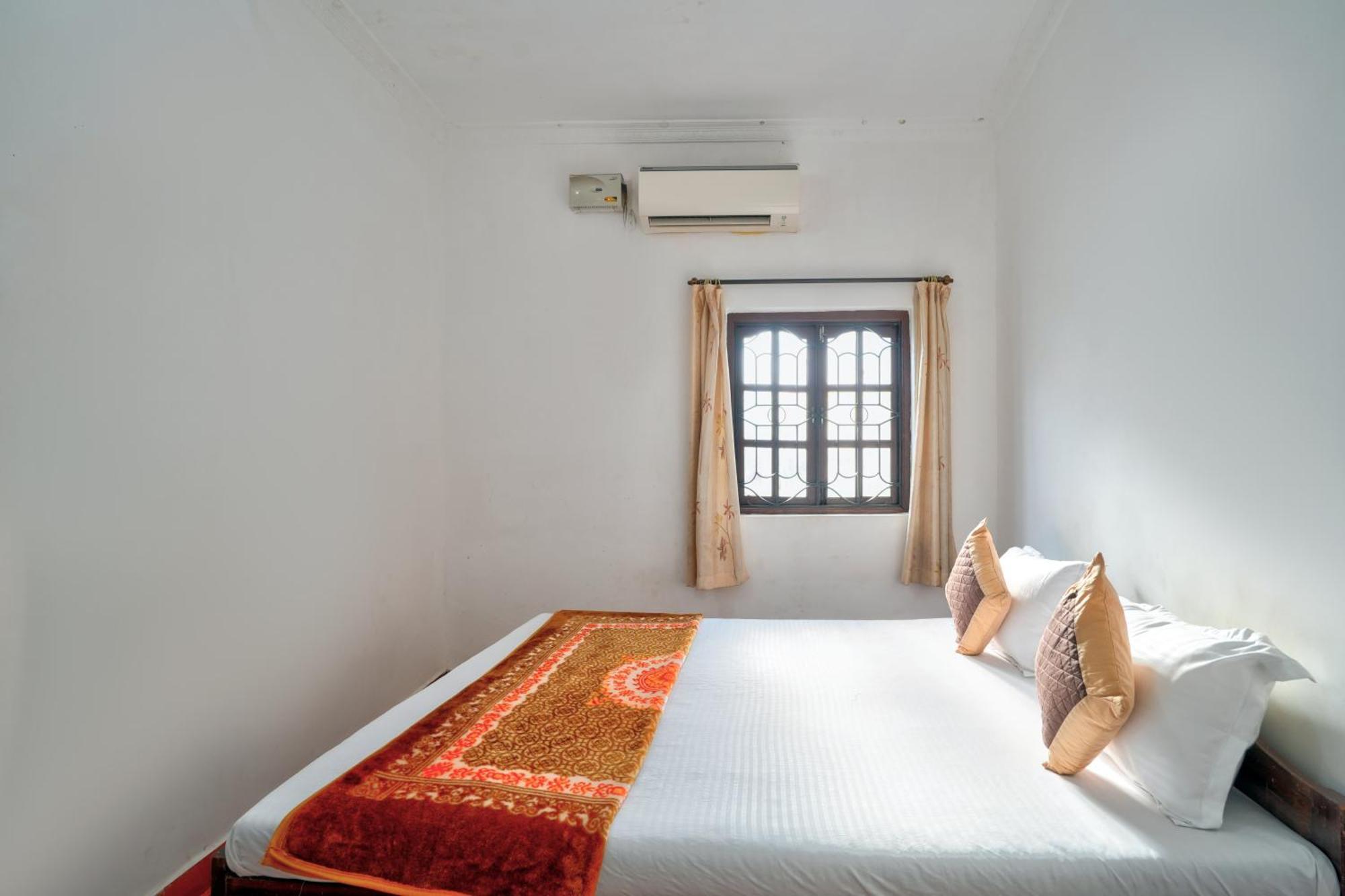 Om Sai Guest House Calangute Luaran gambar