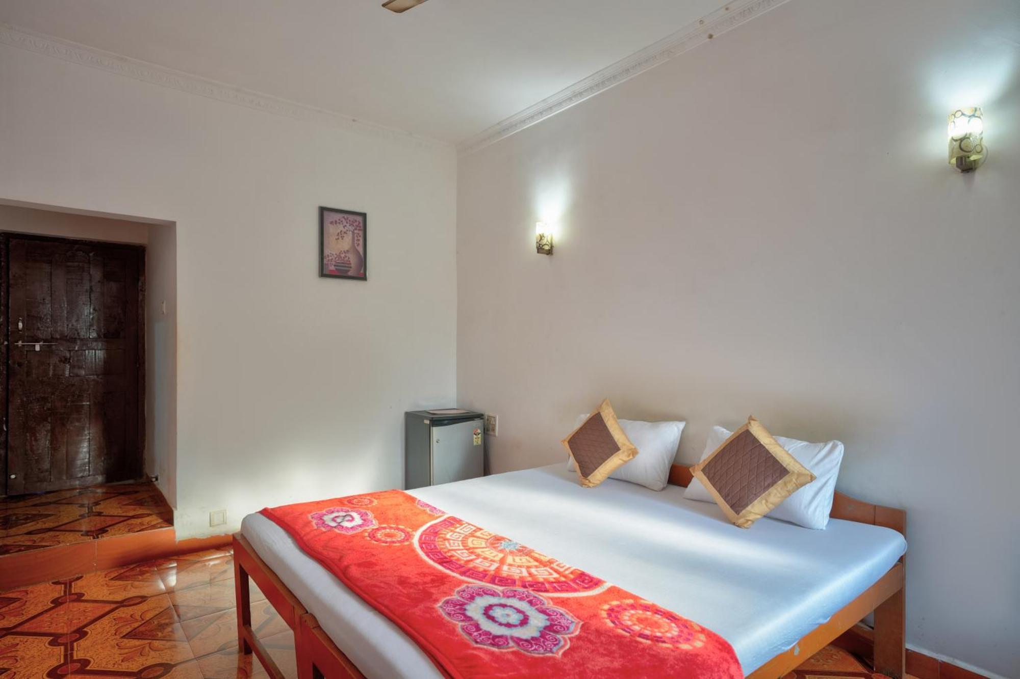 Om Sai Guest House Calangute Luaran gambar