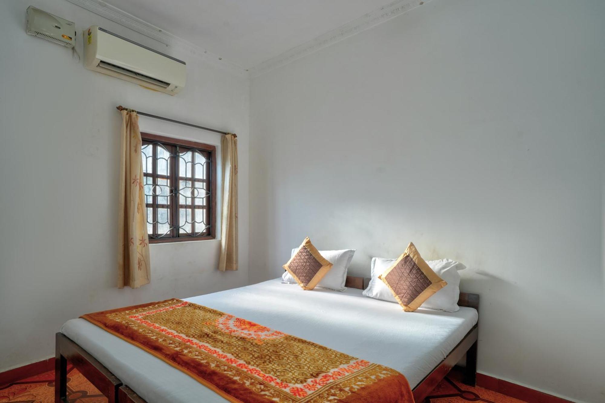 Om Sai Guest House Calangute Luaran gambar