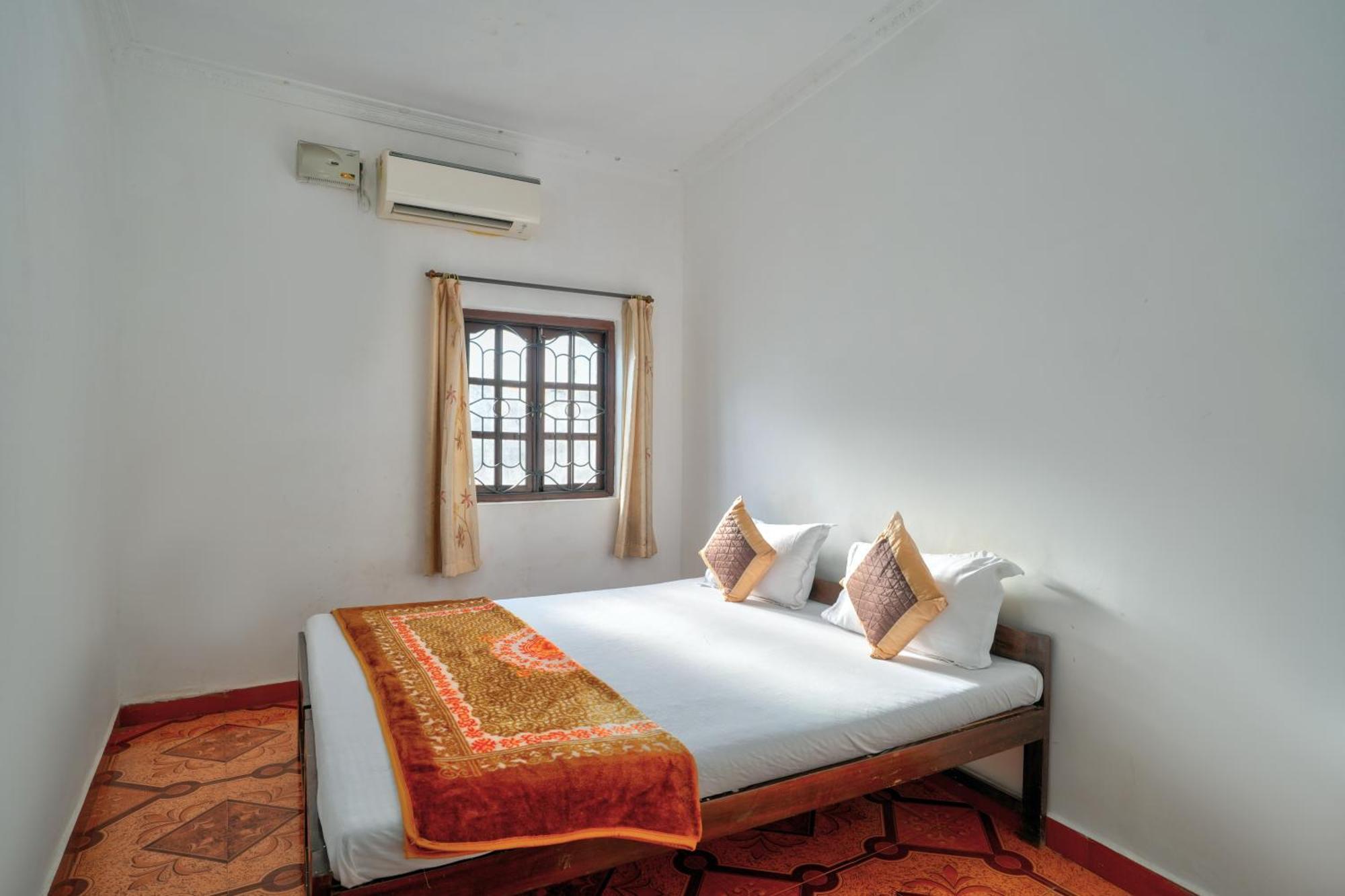 Om Sai Guest House Calangute Luaran gambar
